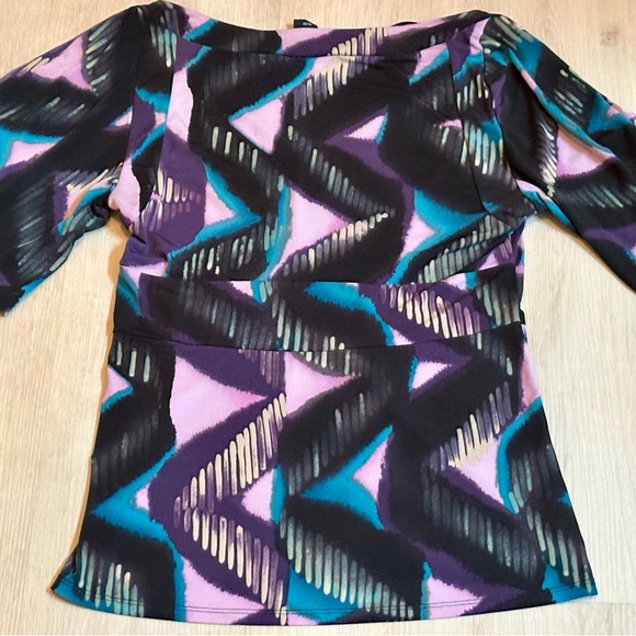 Women’s Attention Multicolor V-Neck Blouse, Size M, Short Sleeve, Stretchy, Cute - Picture 15 of 16